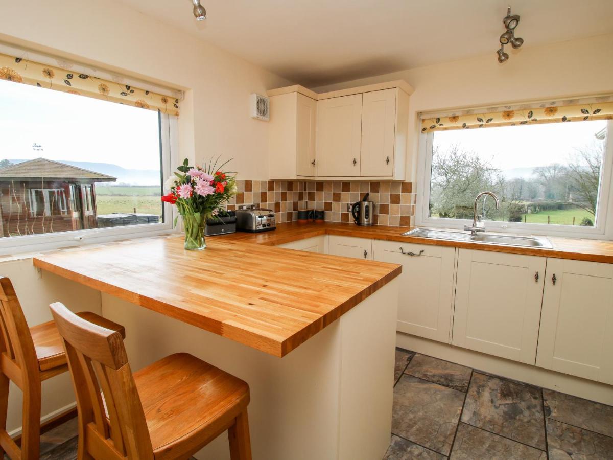 Bicton Lea Villa Acton  Eksteriør billede