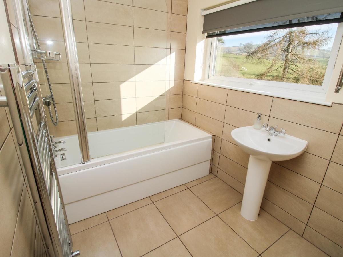Bicton Lea Villa Acton  Eksteriør billede