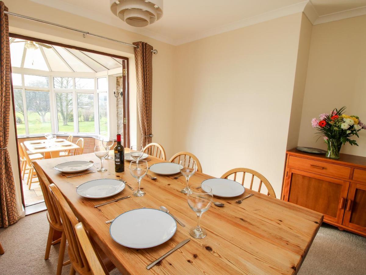 Bicton Lea Villa Acton  Eksteriør billede