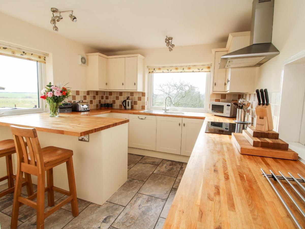 Bicton Lea Villa Acton  Eksteriør billede